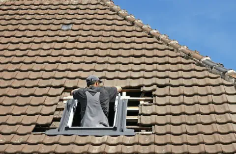 Pose de velux - Sainte-Nathalène